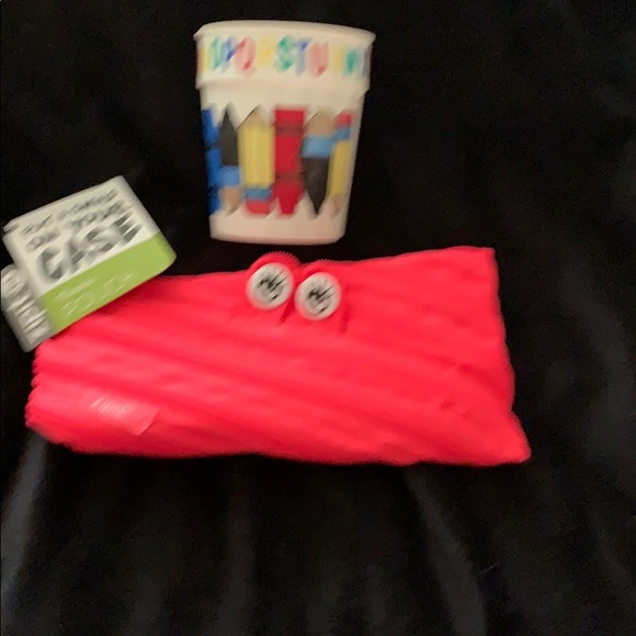 WHAT IS THIS?? ITS A ZIPIT POUCH - Picture 2 of 3